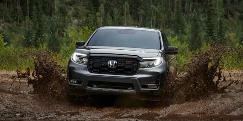 2026 Honda Ridgeline rushes through stagnant water