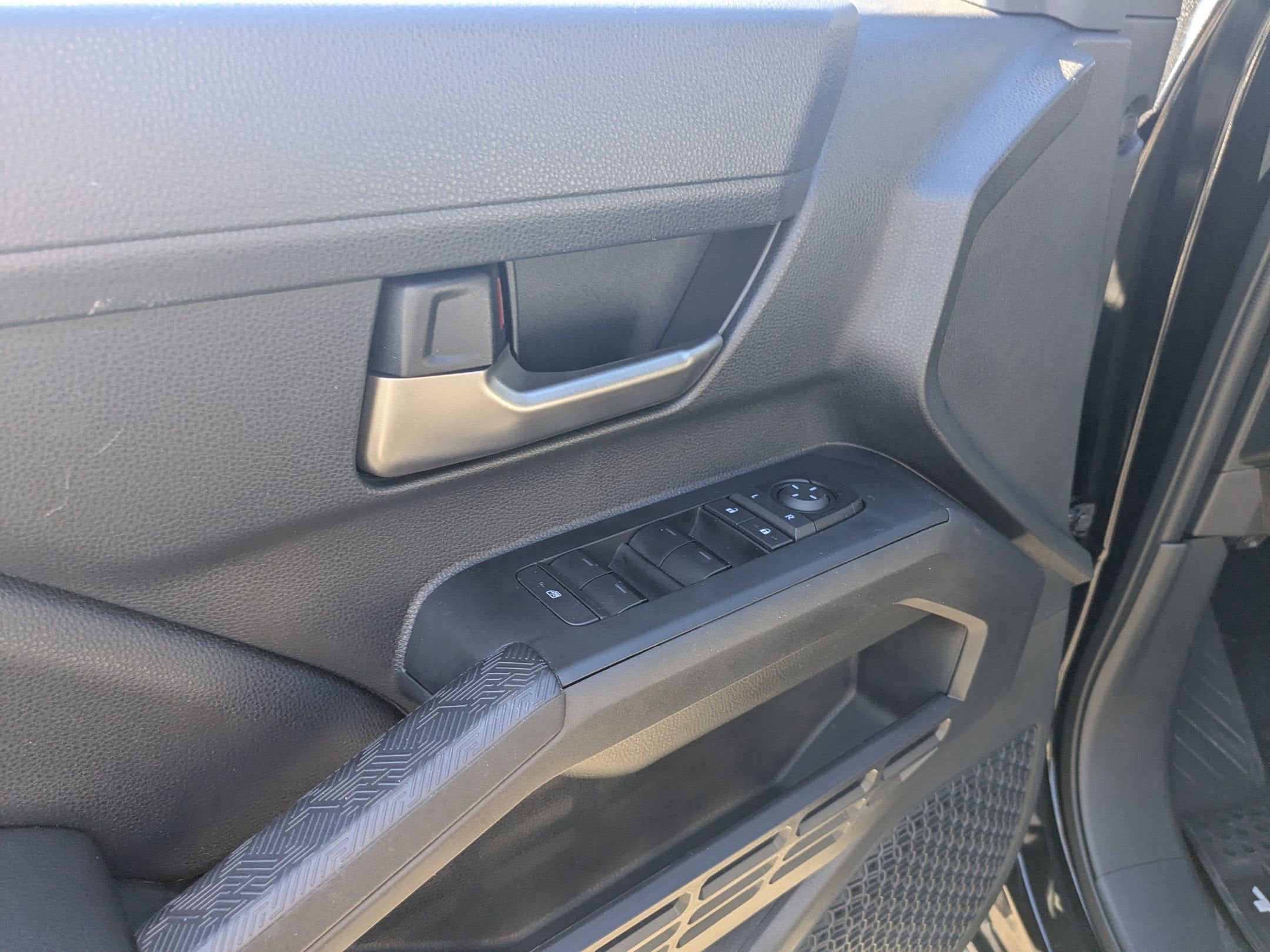 2025 Toyota Tacoma 4WD SR