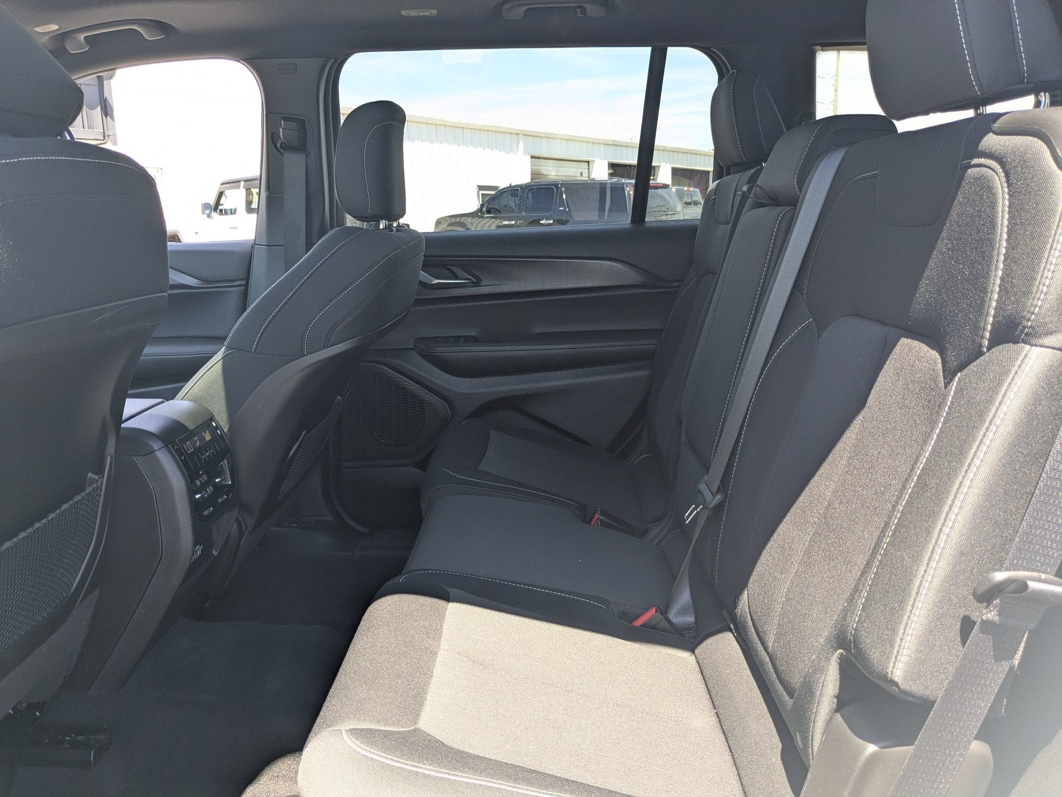 2025 Jeep Grand Cherokee L Laredo X 4x4