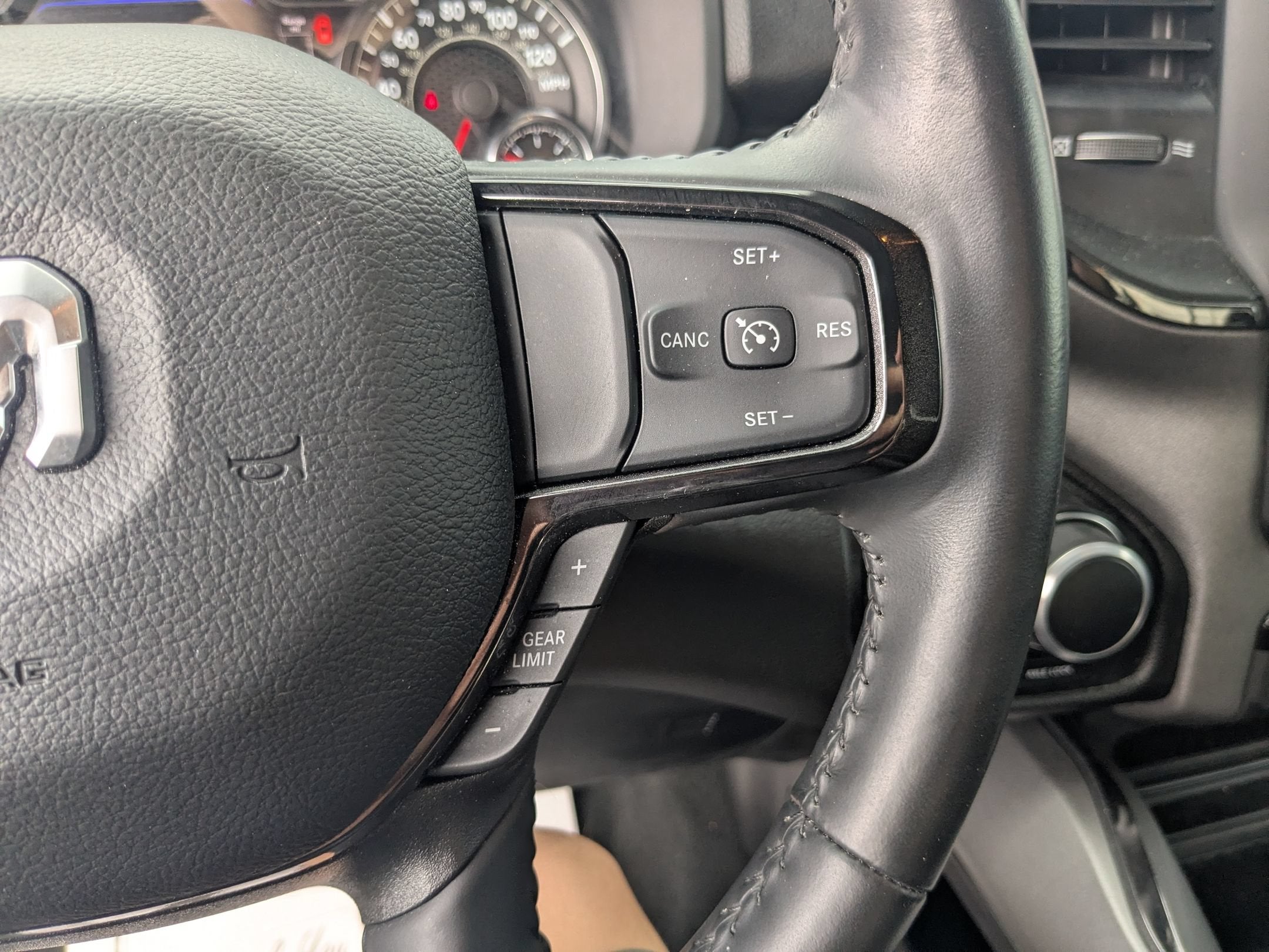 2023 RAM 1500 Big Horn Crew Cab 4x4 5'7' Box