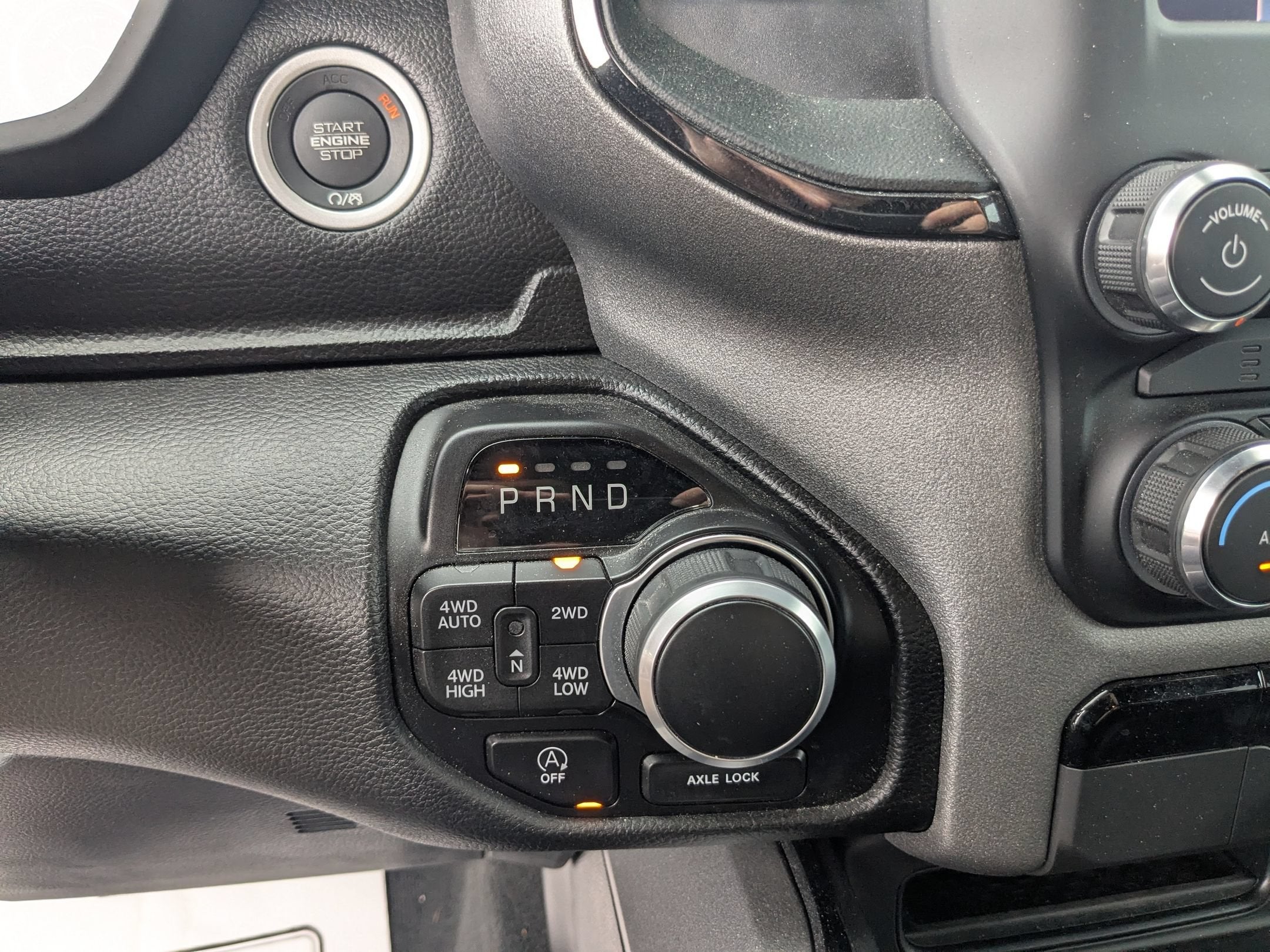 2023 RAM 1500 Big Horn Crew Cab 4x4 5'7' Box