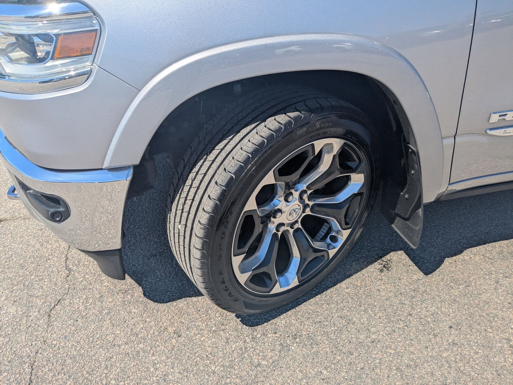 2022 RAM 1500 Limited Crew Cab 4x4 5'7' Box