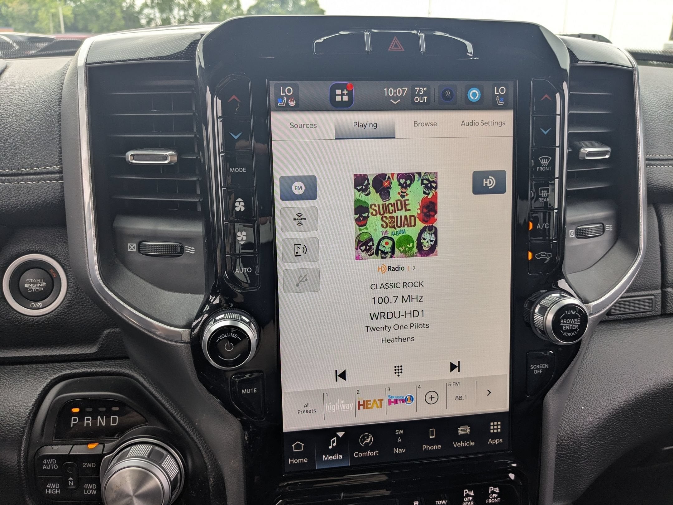 2022 RAM 1500 Laramie Crew Cab 4x4 5'7' Box