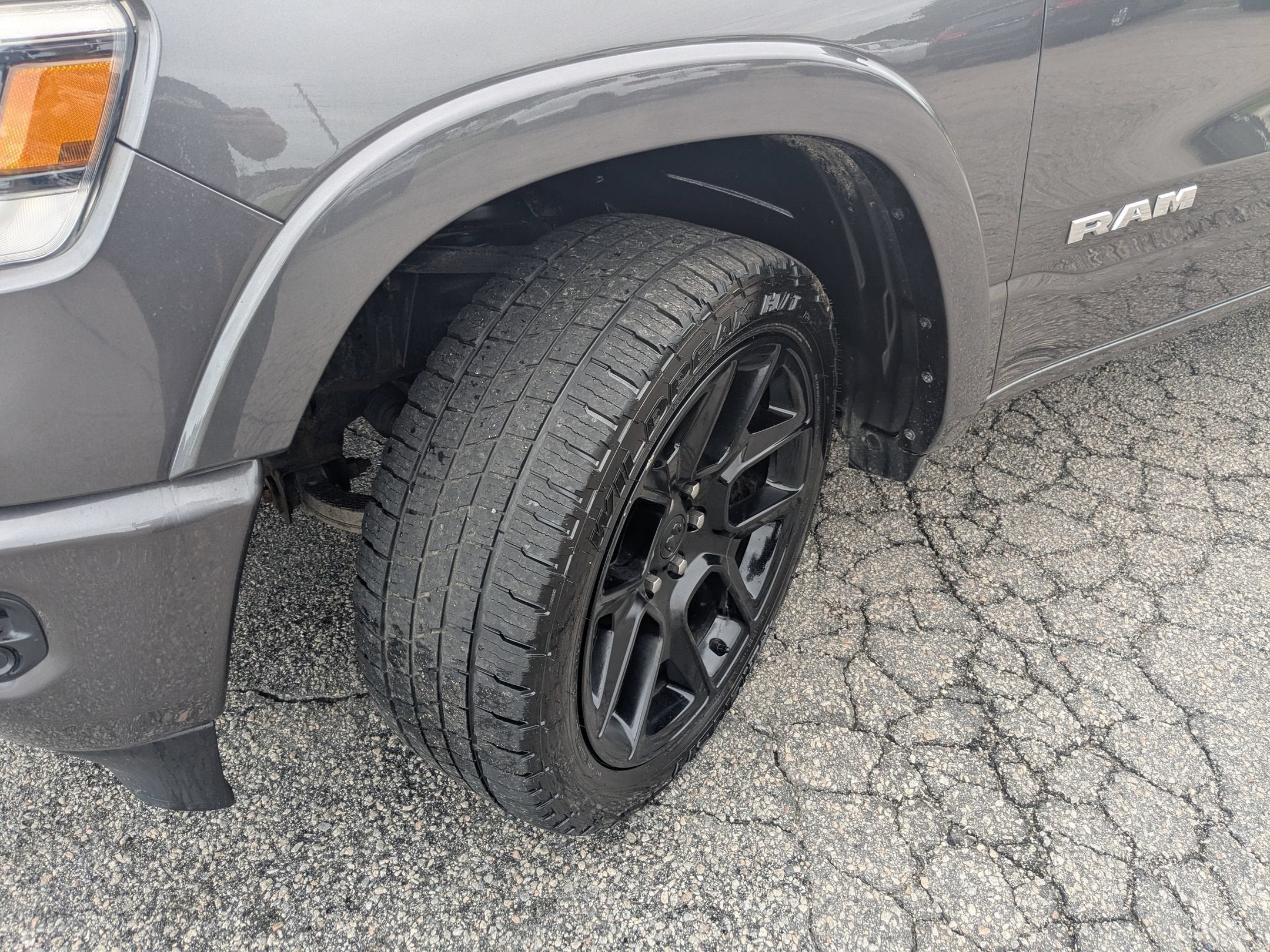 2022 RAM 1500 Laramie Crew Cab 4x4 5'7' Box