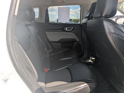 2022 Jeep Compass Latitude FWD