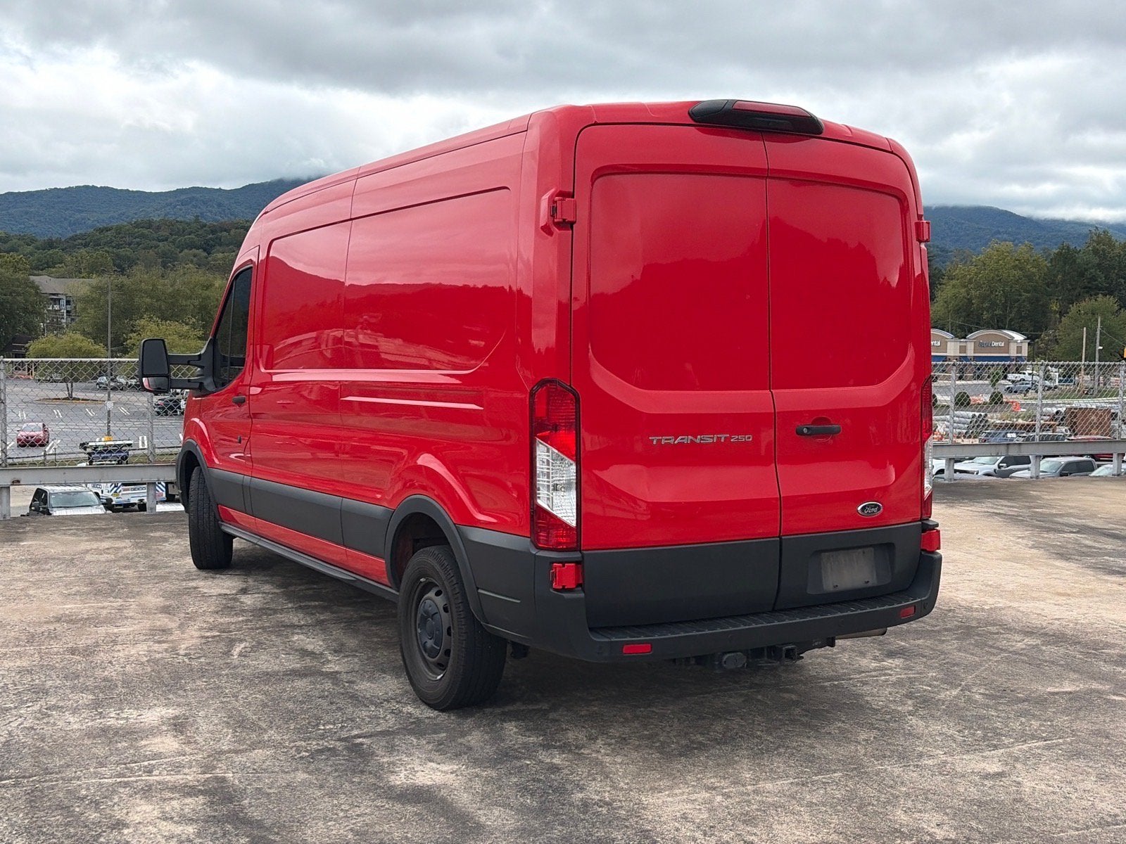 2022 Ford Transit Cargo Van T-250 130" Med Rf 9070 GVWR RWD