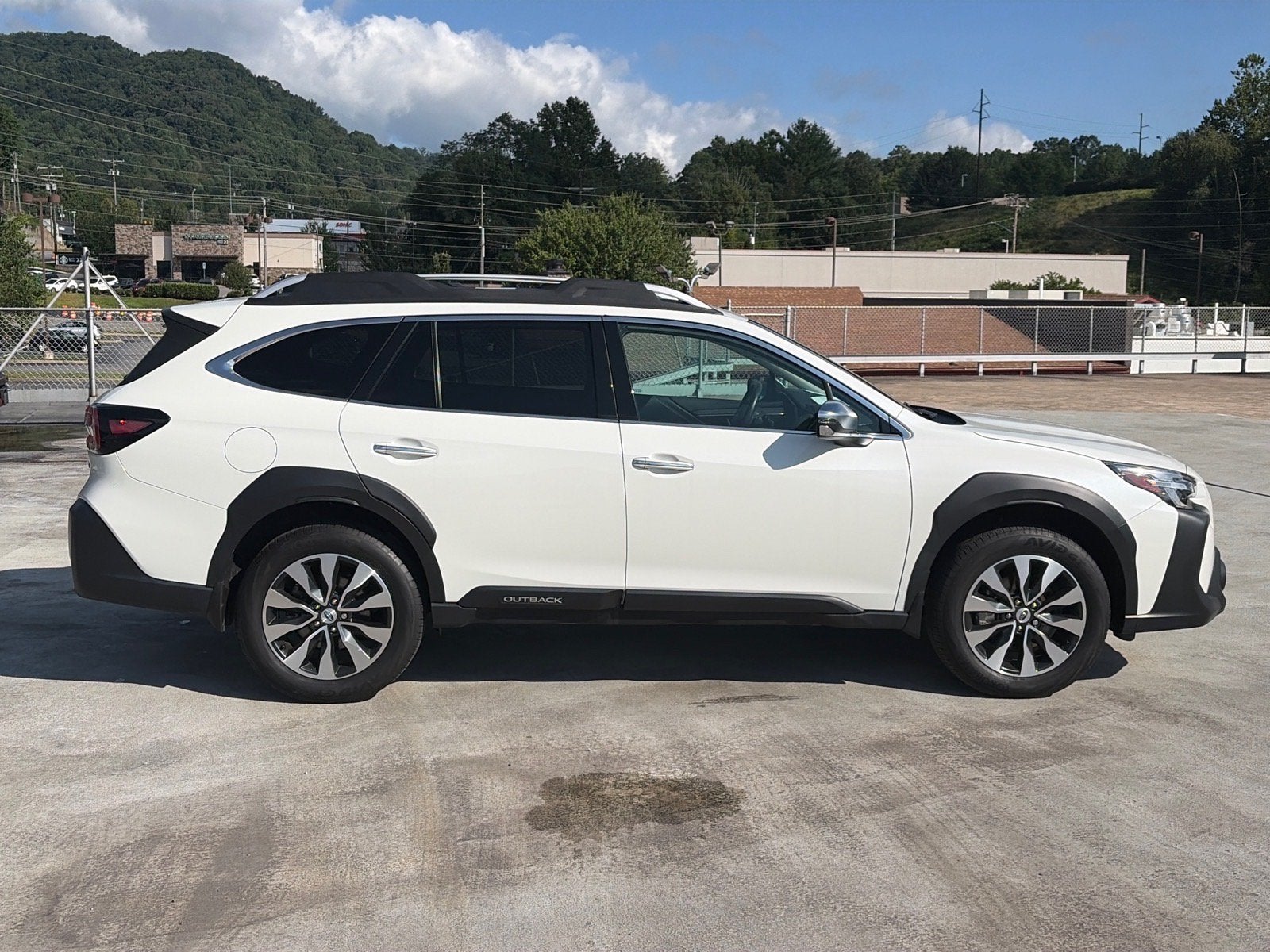 2023 Subaru Outback Touring XT