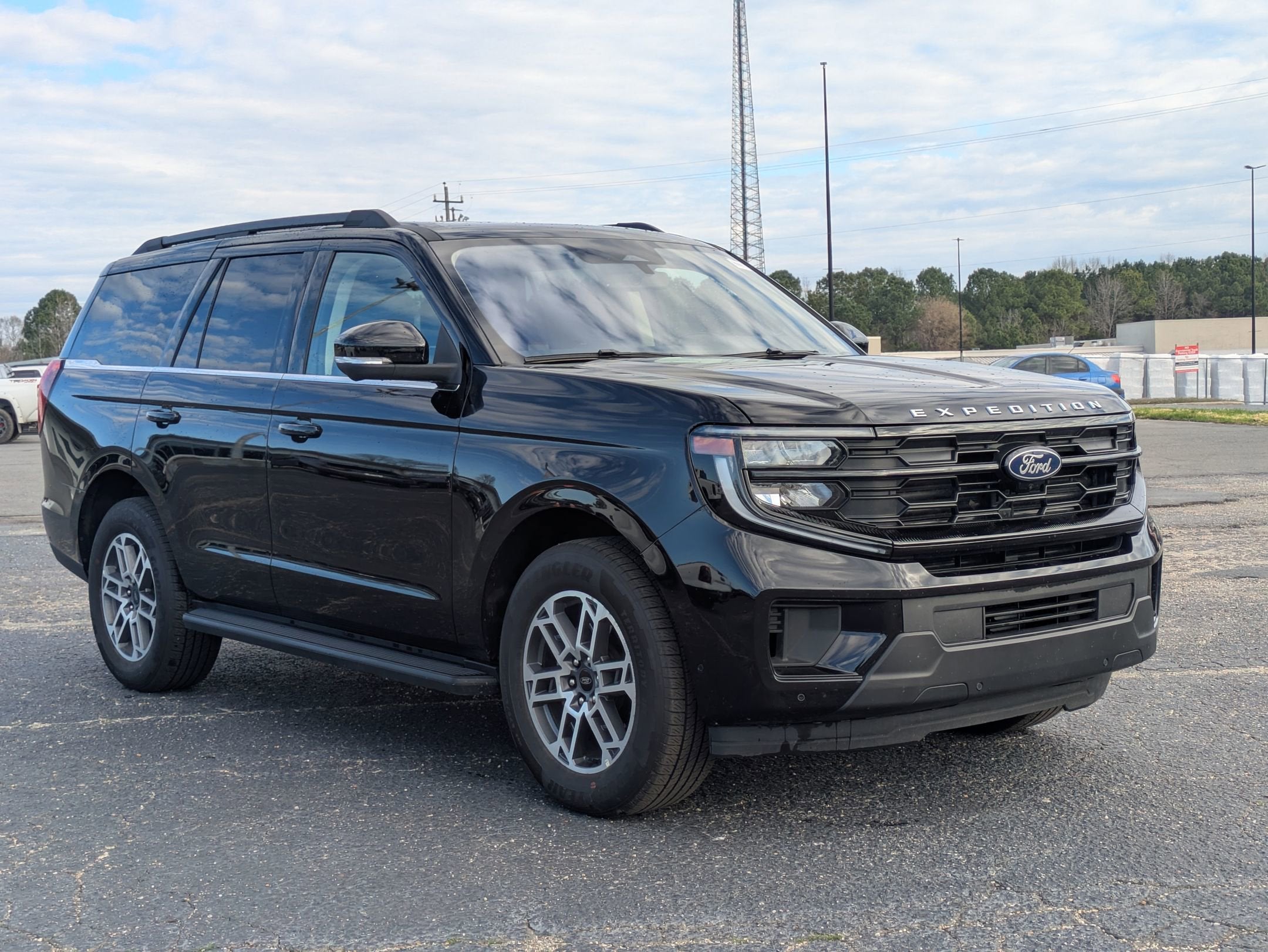 2025 Ford Expedition Active