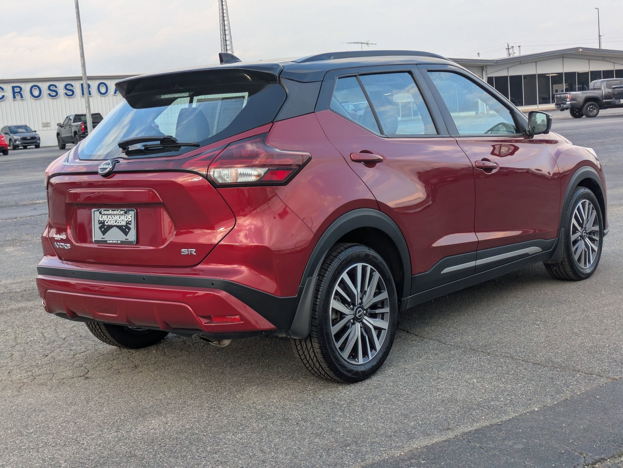2023 Nissan Kicks SR