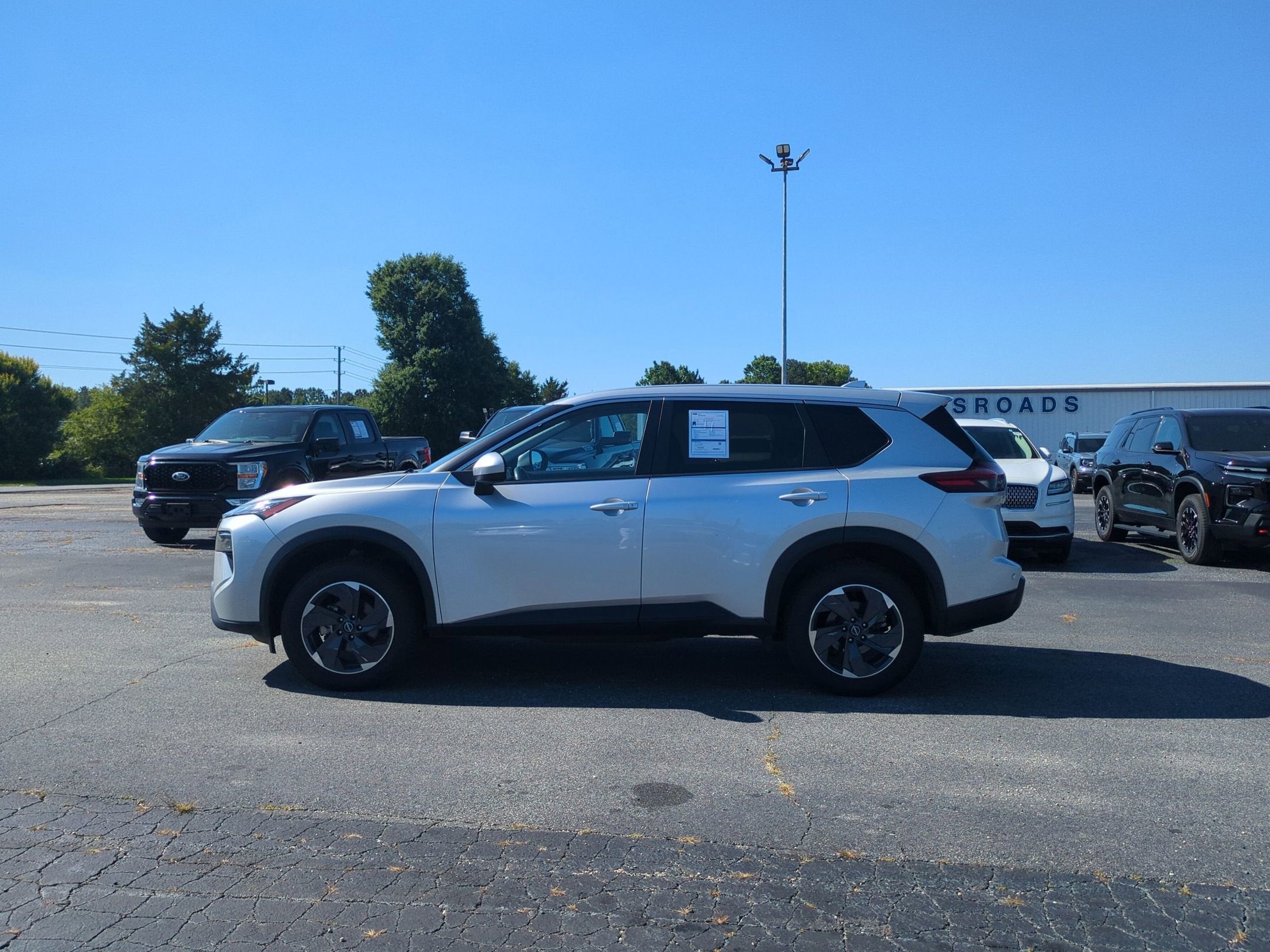 2024 Nissan Rogue SV