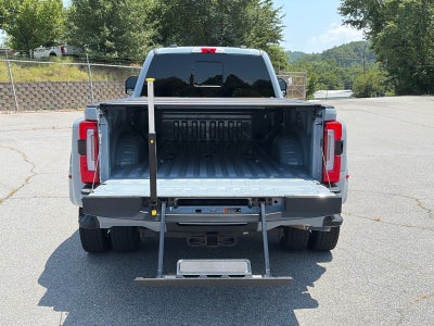 2025 Ford Super Duty F-450 DRW Platinum