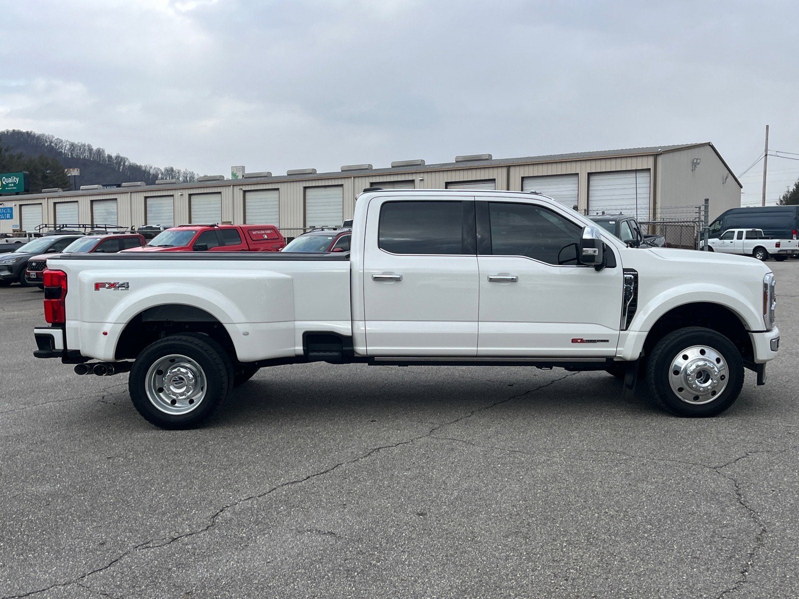 2024 Ford Super Duty F-450 DRW Platinum