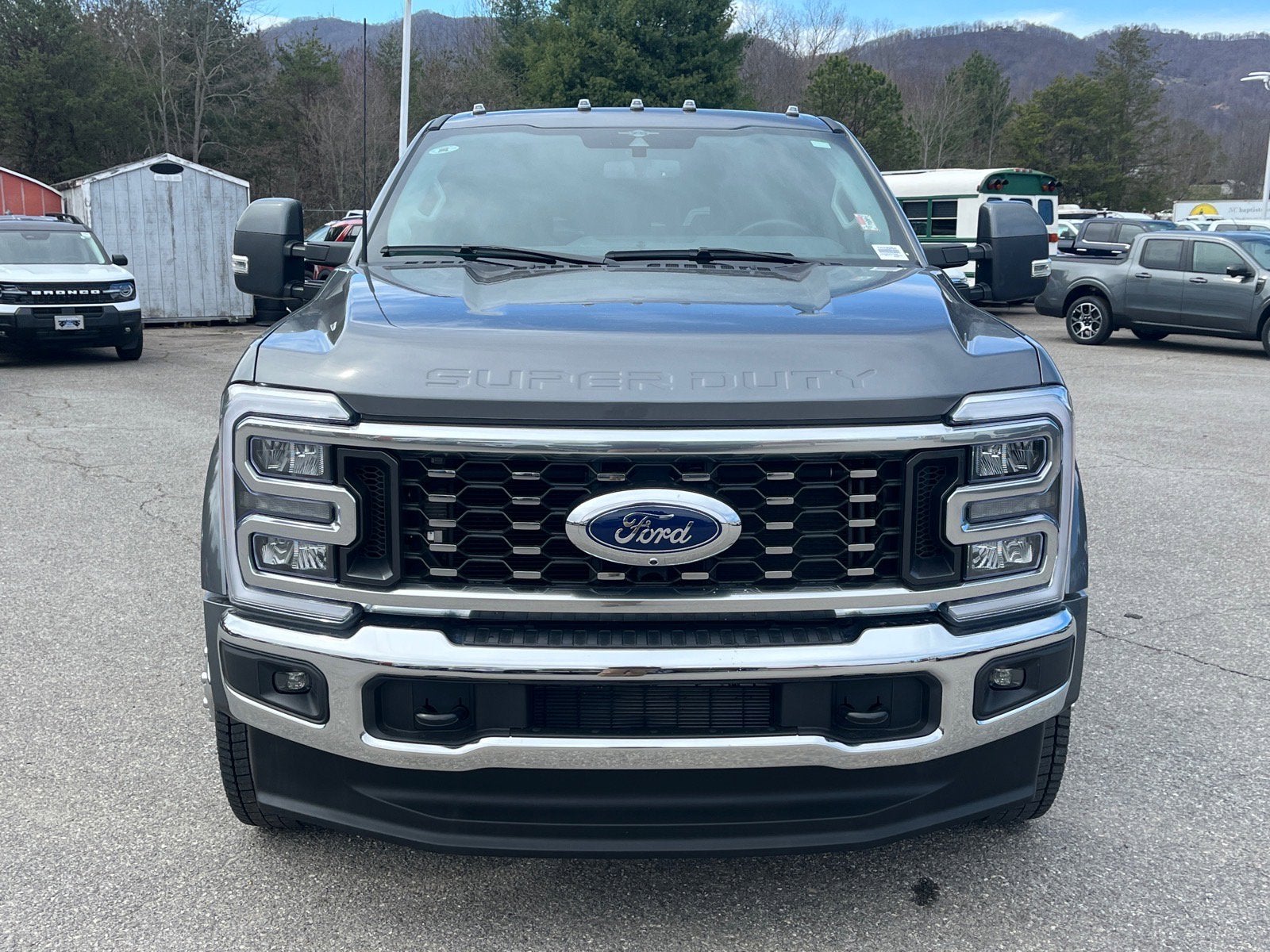 2023 Ford Super Duty F-450 DRW LARIAT