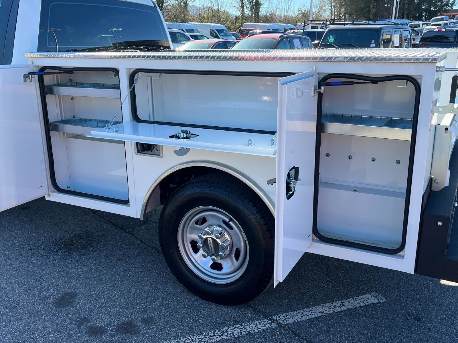 2025 Ford Super Duty F-350 SRW XL