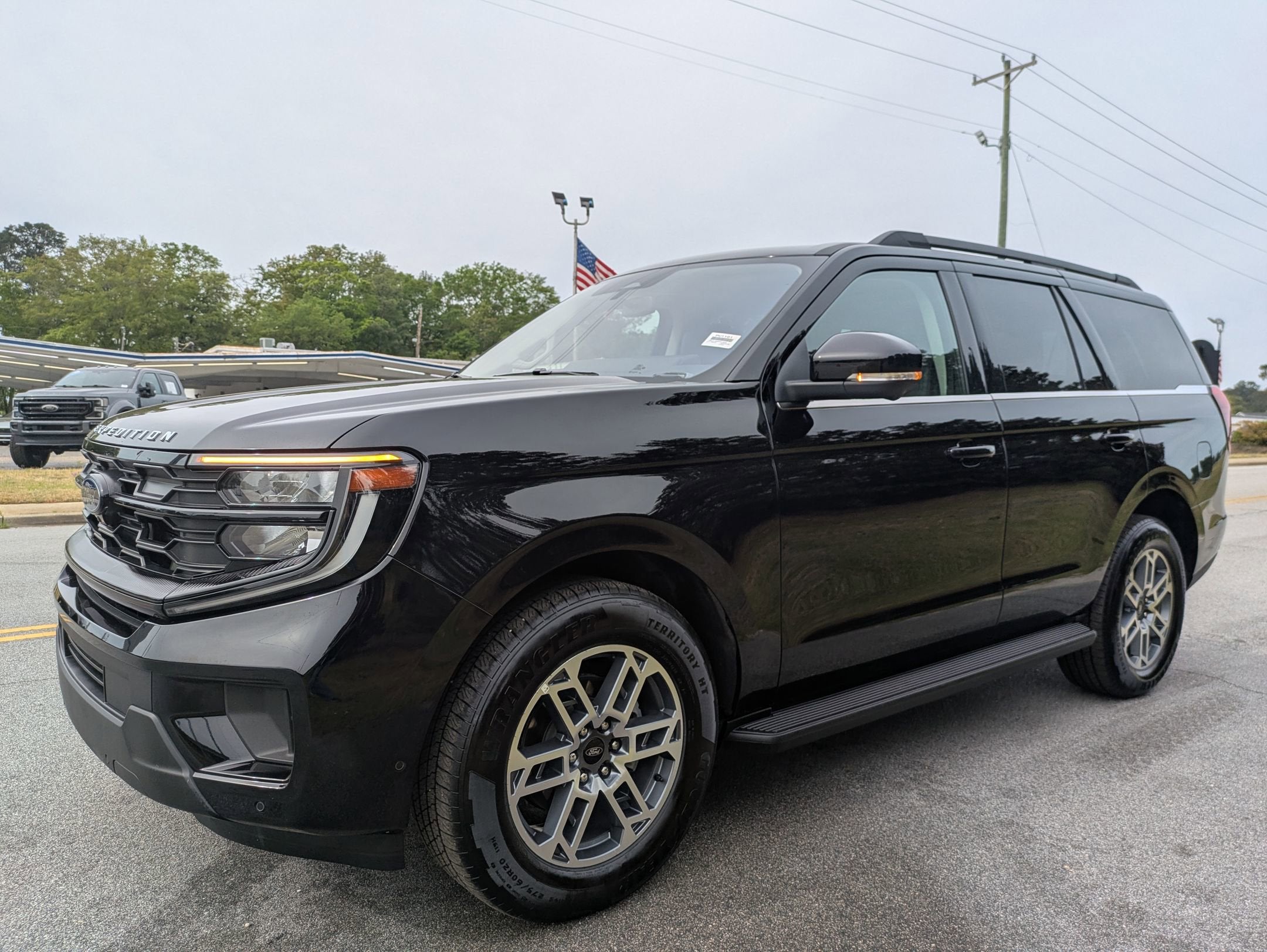 2025 Ford Expedition Active