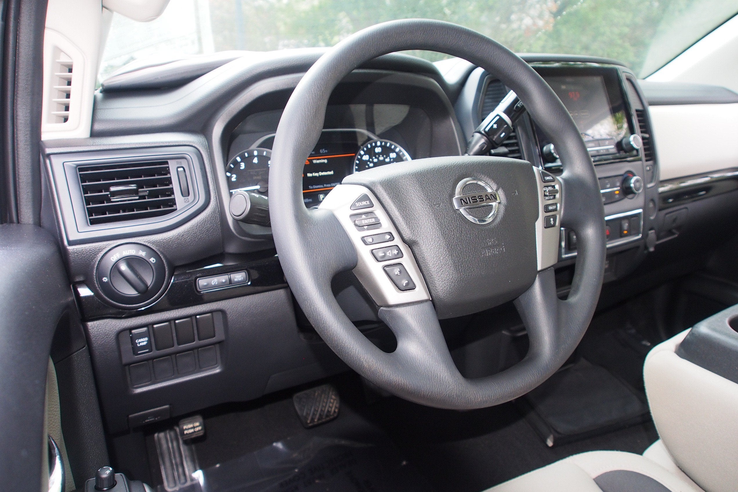 2022 Nissan Titan SV