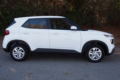 2025 Hyundai Venue SE