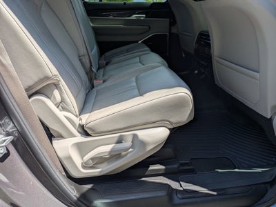 2023 Jeep Wagoneer Base