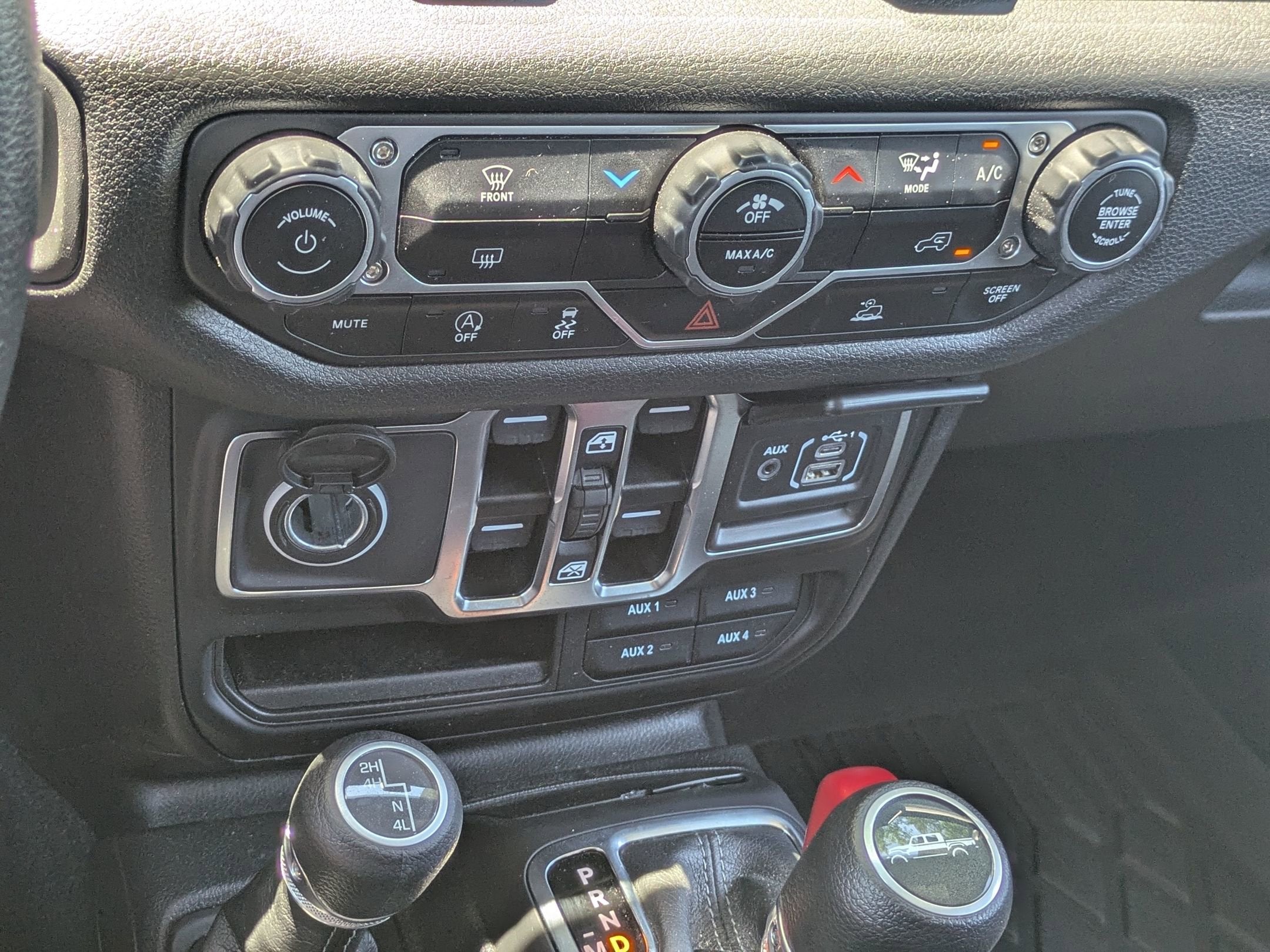 2024 Jeep Gladiator Nighthawk