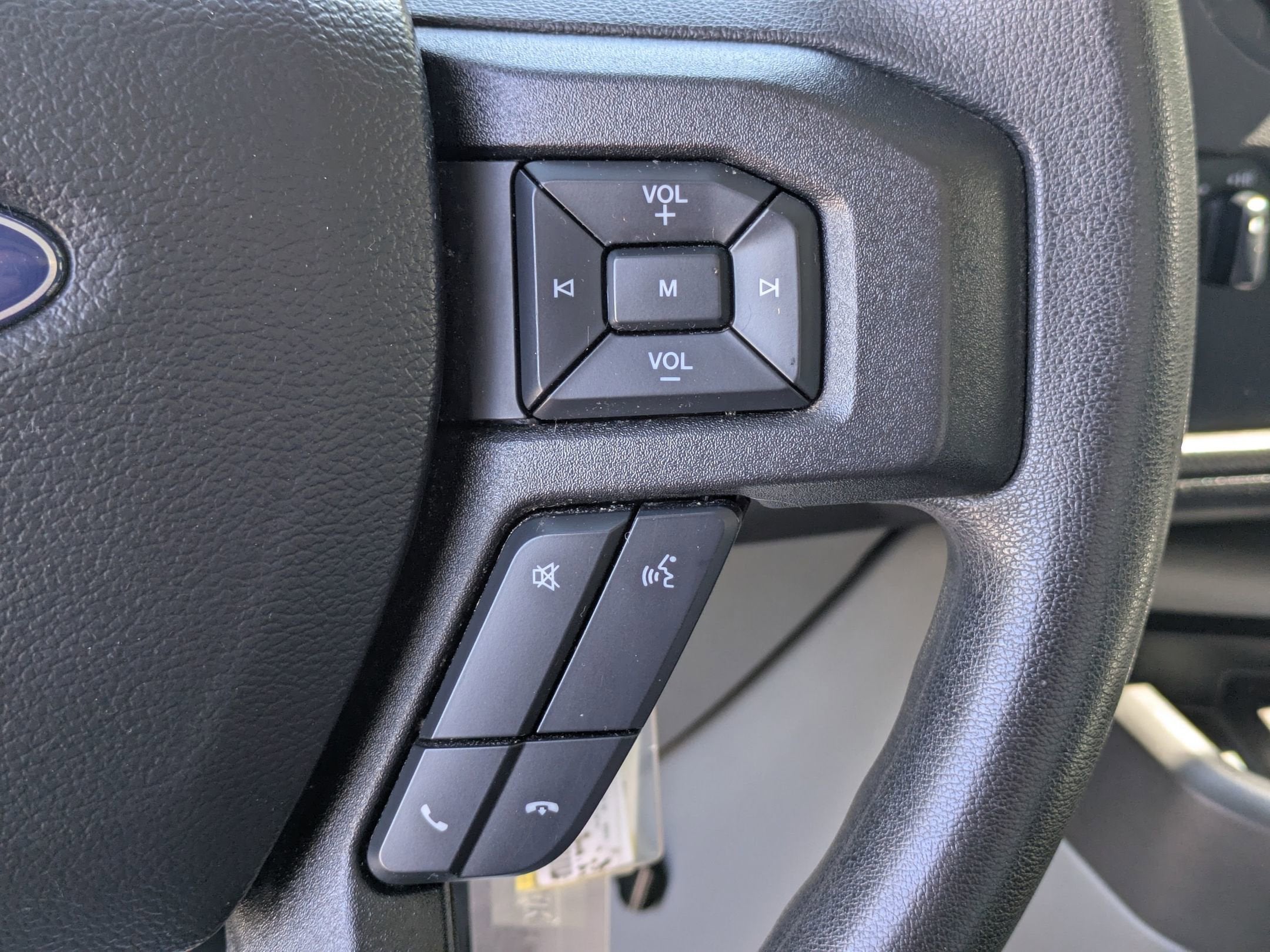 2024 Ford E-Series Cutaway Base