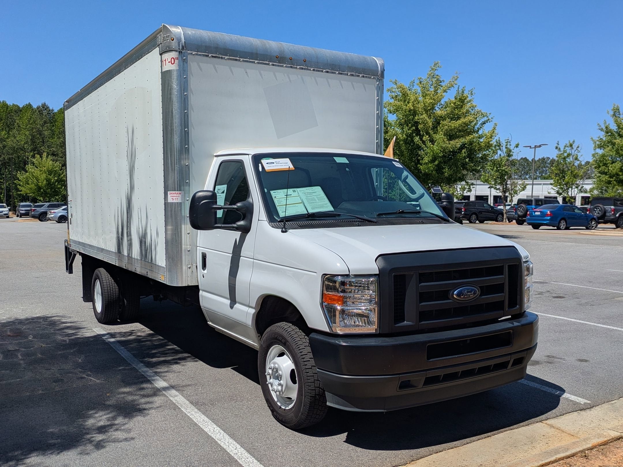 2024 Ford E-Series Cutaway Base