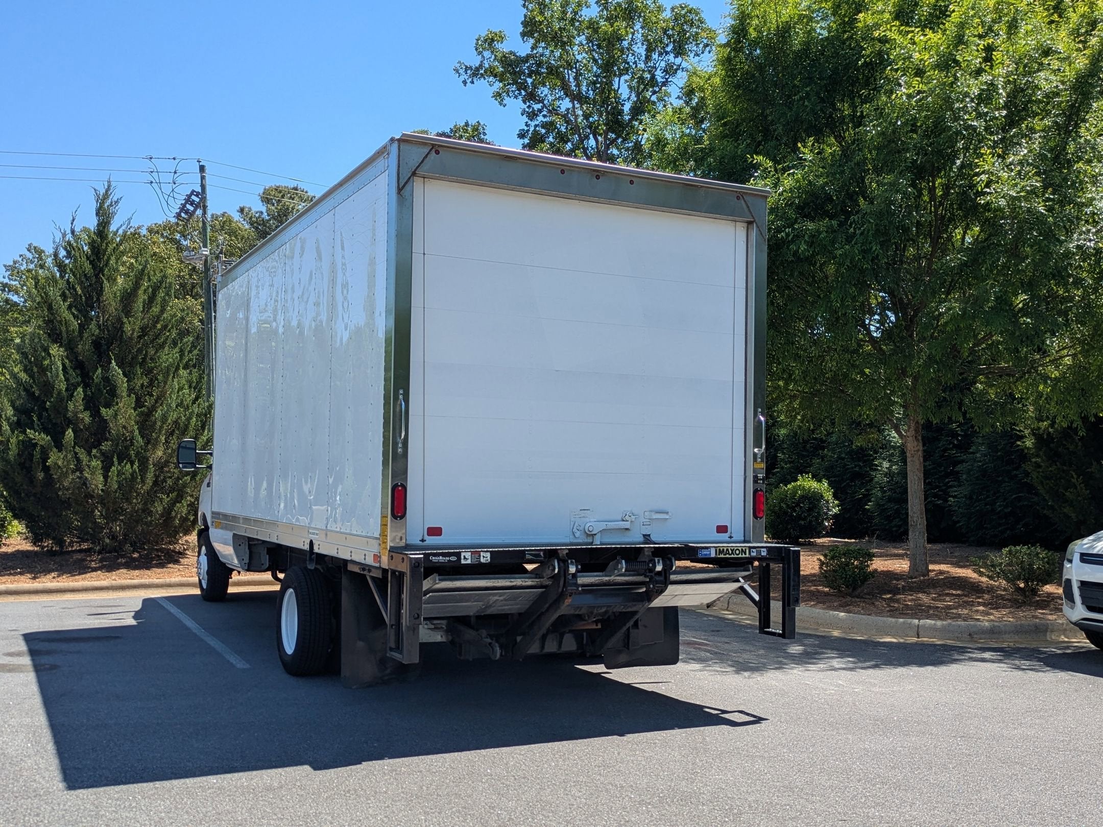 2024 Ford E-Series Cutaway Base