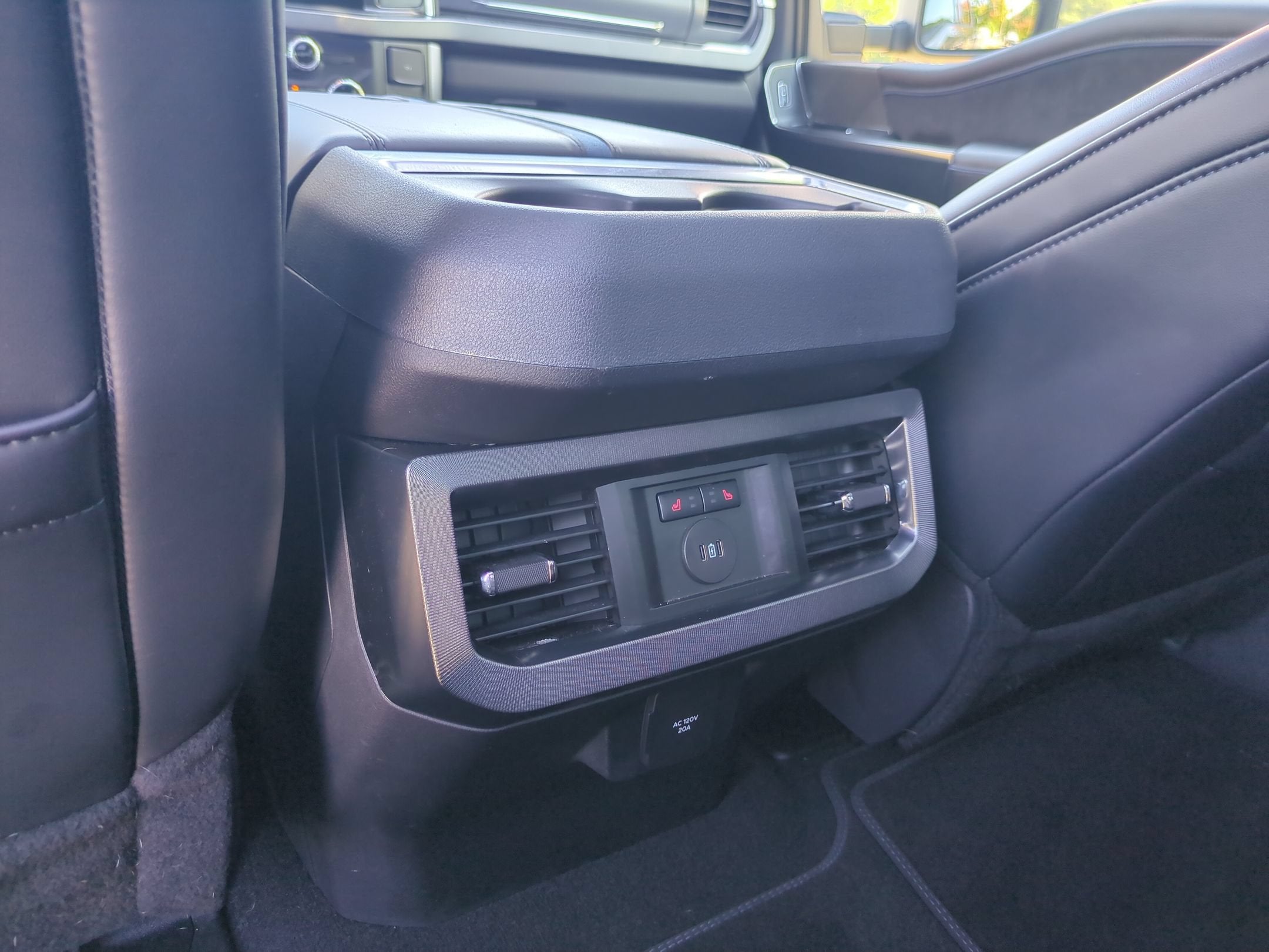 2025 Ford Super Duty F-350 DRW Platinum
