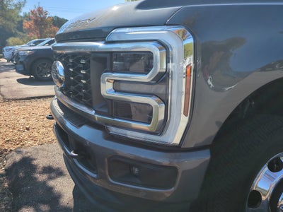 2025 Ford Super Duty F-350 DRW Platinum