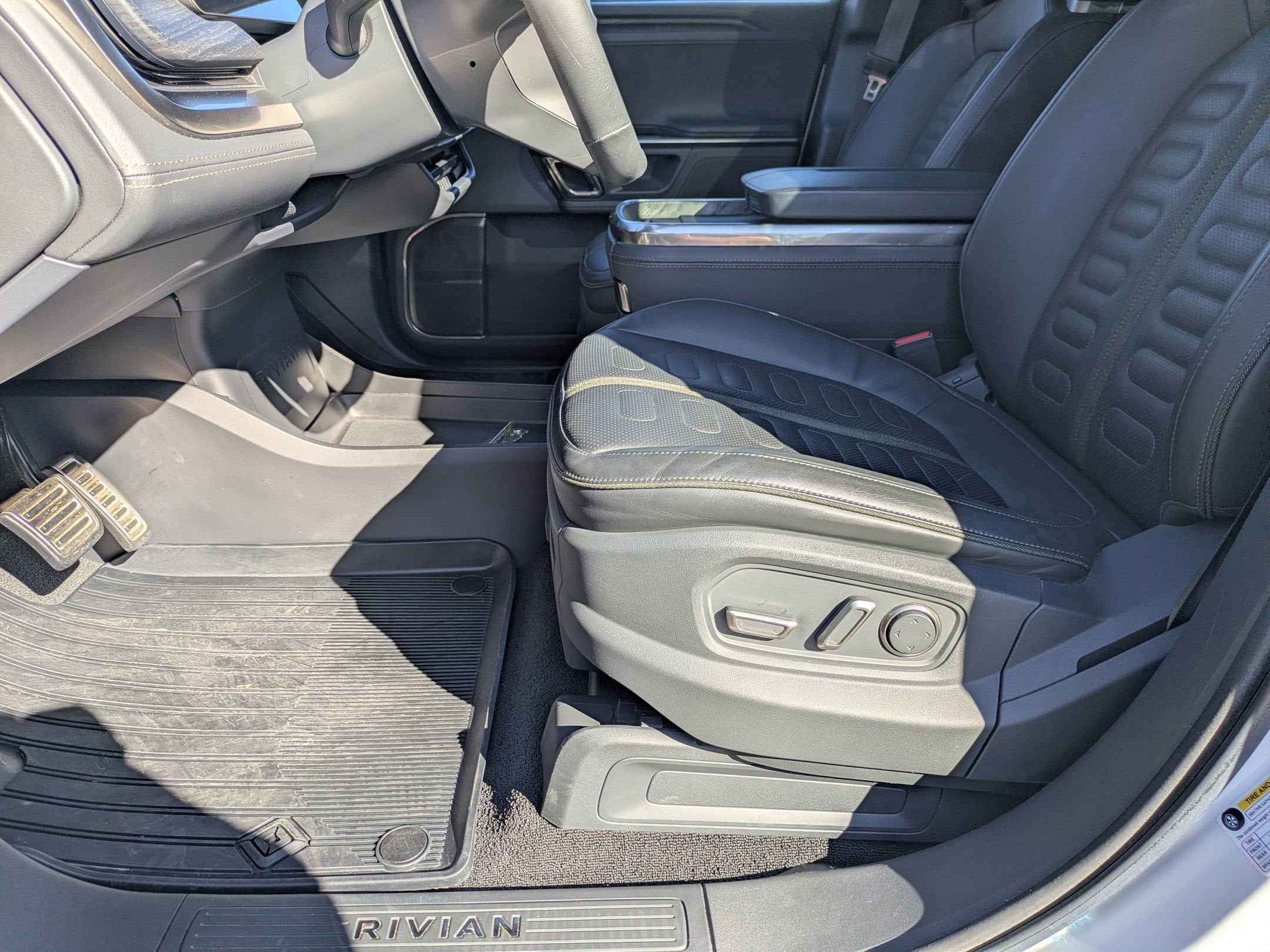 2023 Rivian R1S Launch Edition