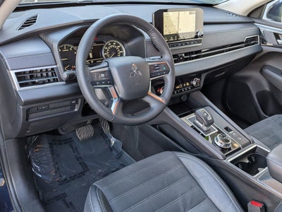 2023 Mitsubishi Outlander SE