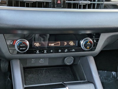 2023 Mitsubishi Outlander SE