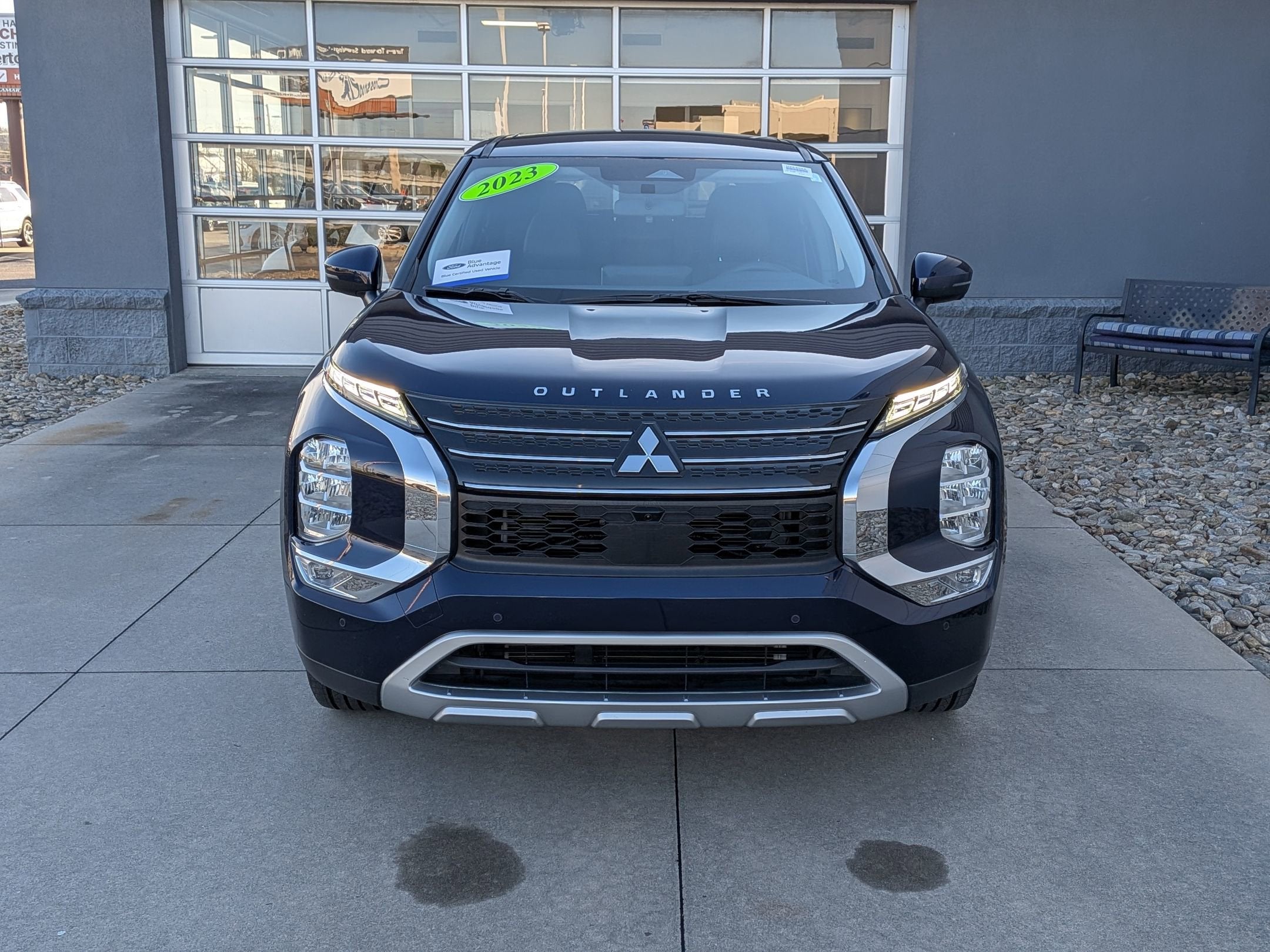 2023 Mitsubishi Outlander SE