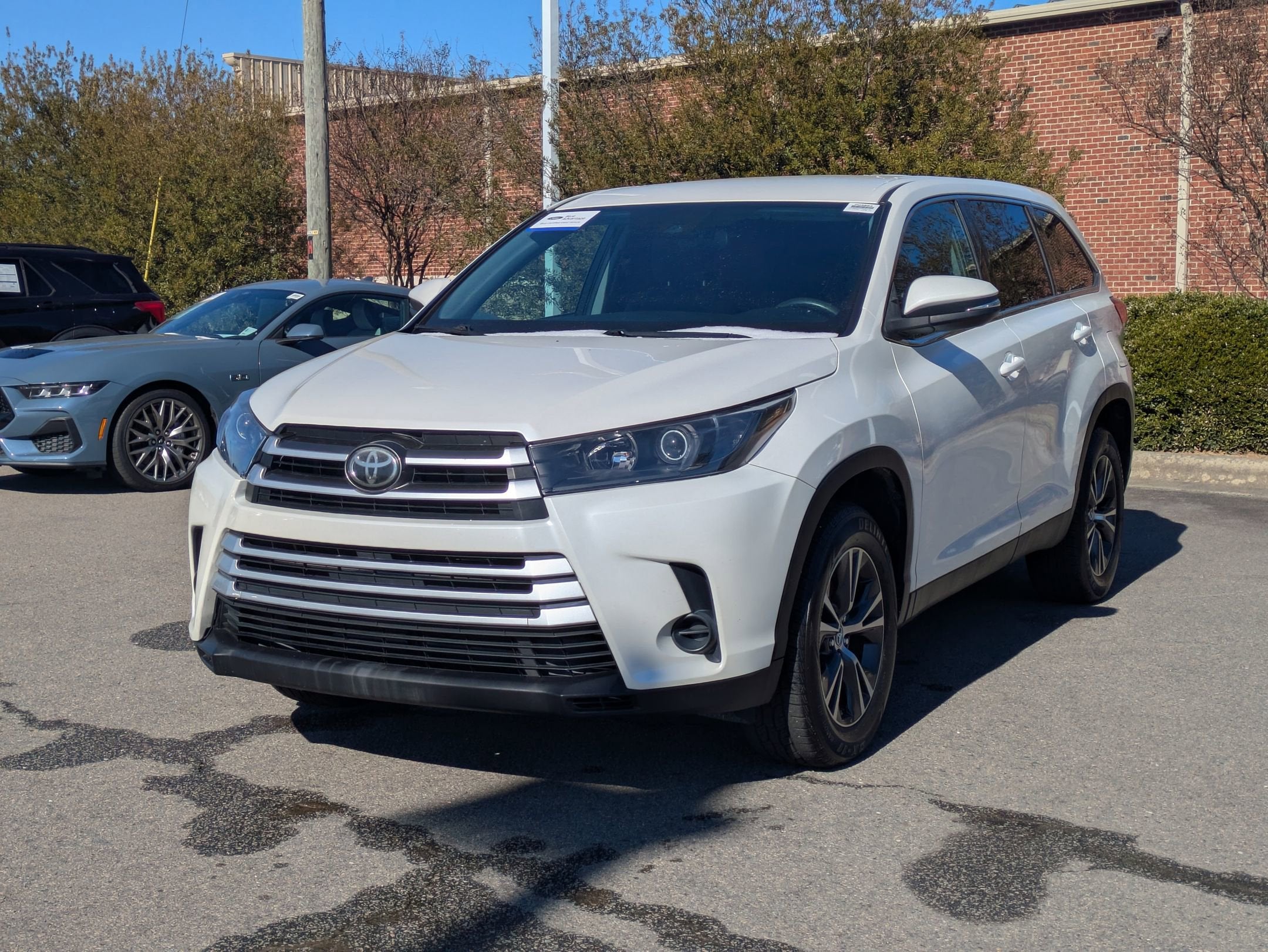 2019 Toyota Highlander LE