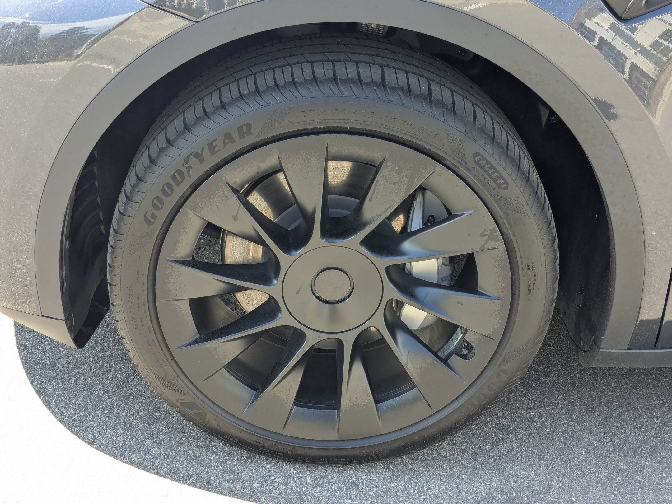 2024 Tesla Model Y Base