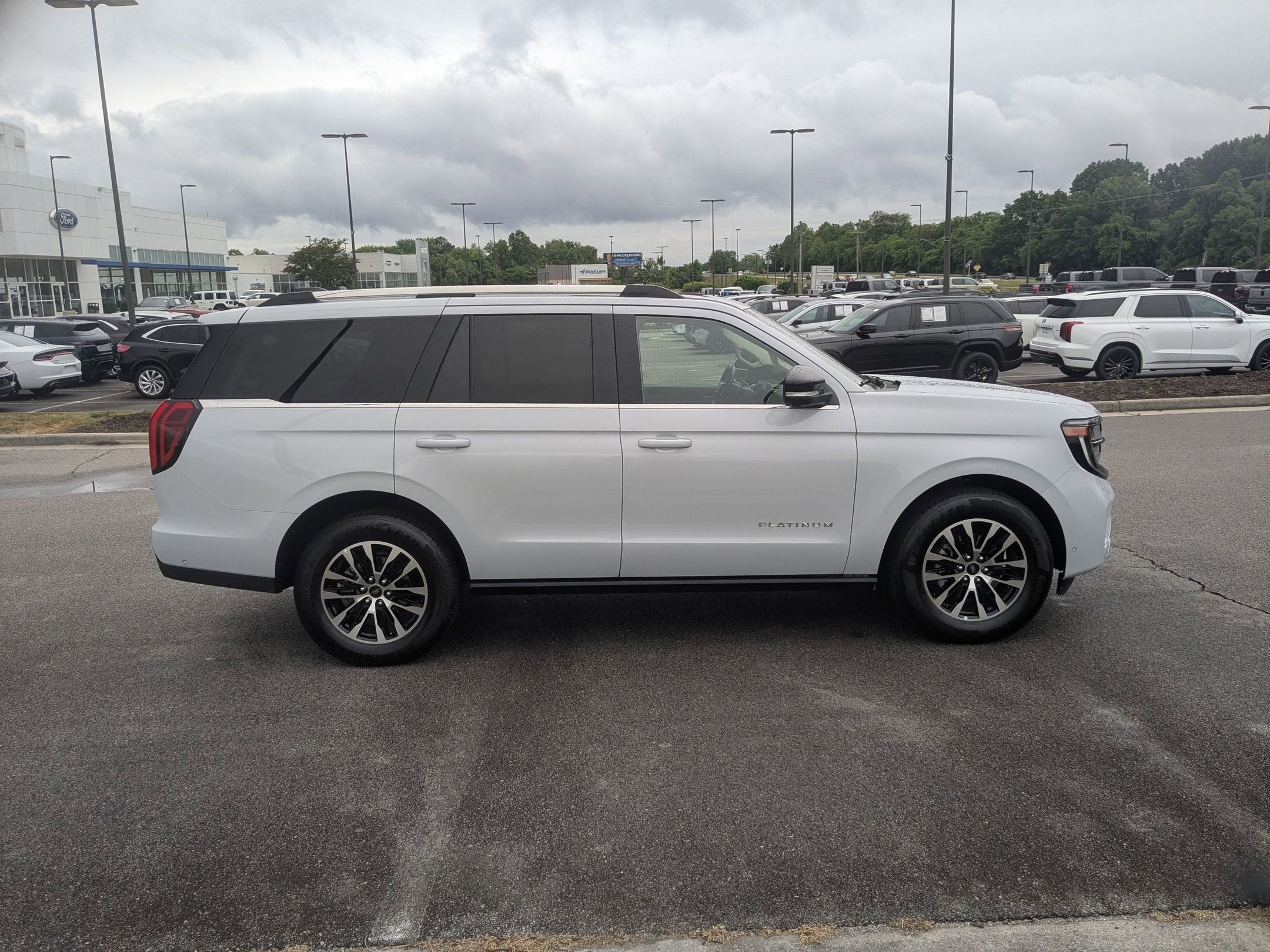 2025 Ford Expedition Platinum