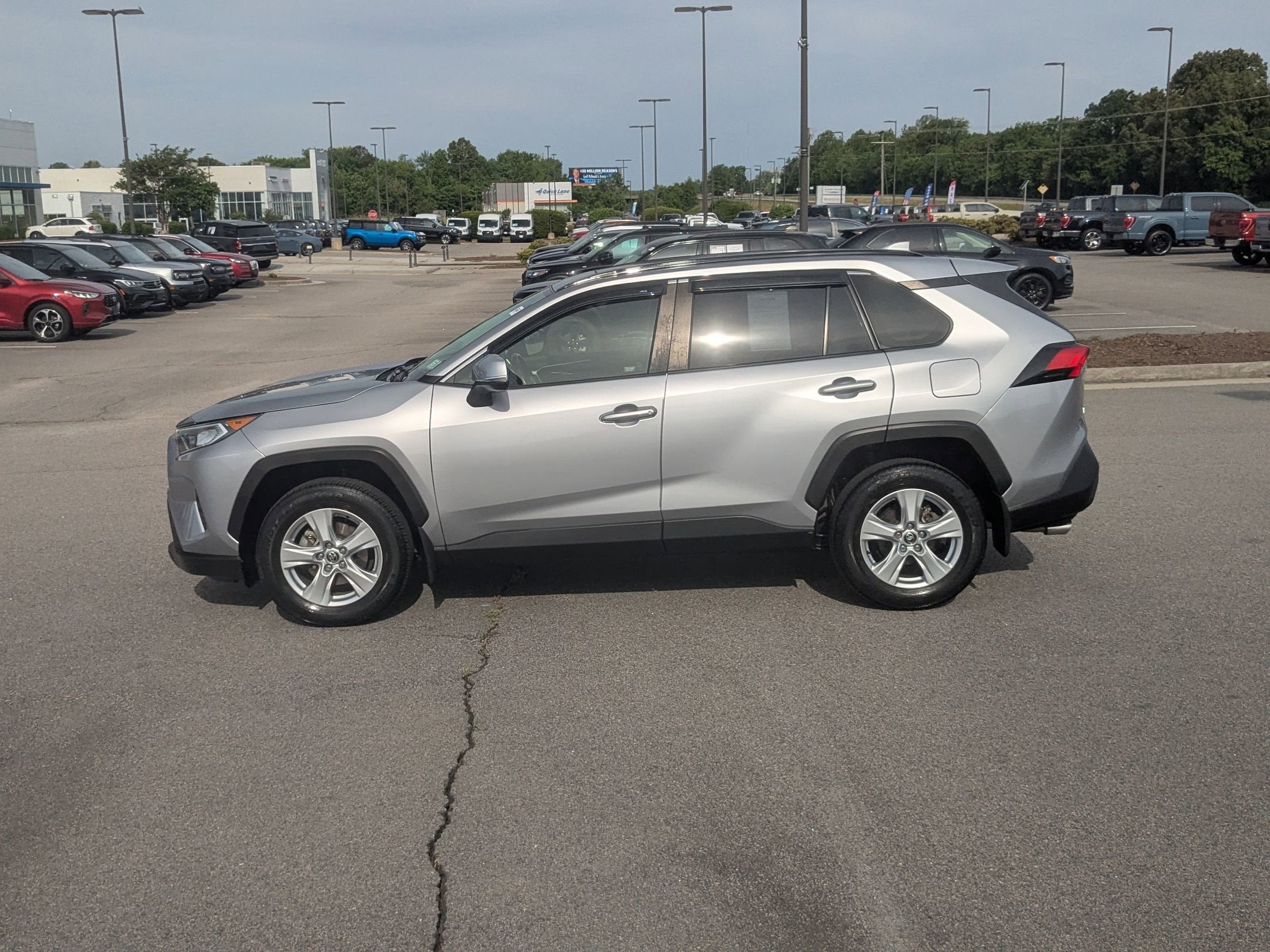 2020 Toyota RAV4 XLE