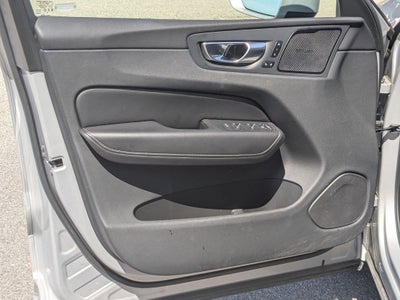 2023 Volvo XC60 Ultimate Bright Theme