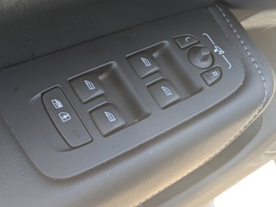 2023 Volvo XC60 Ultimate Bright Theme