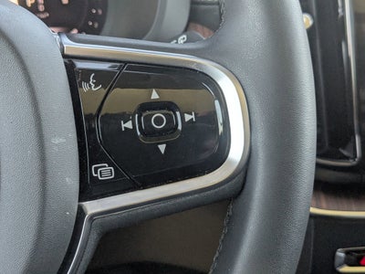 2023 Volvo XC60 Ultimate Bright Theme