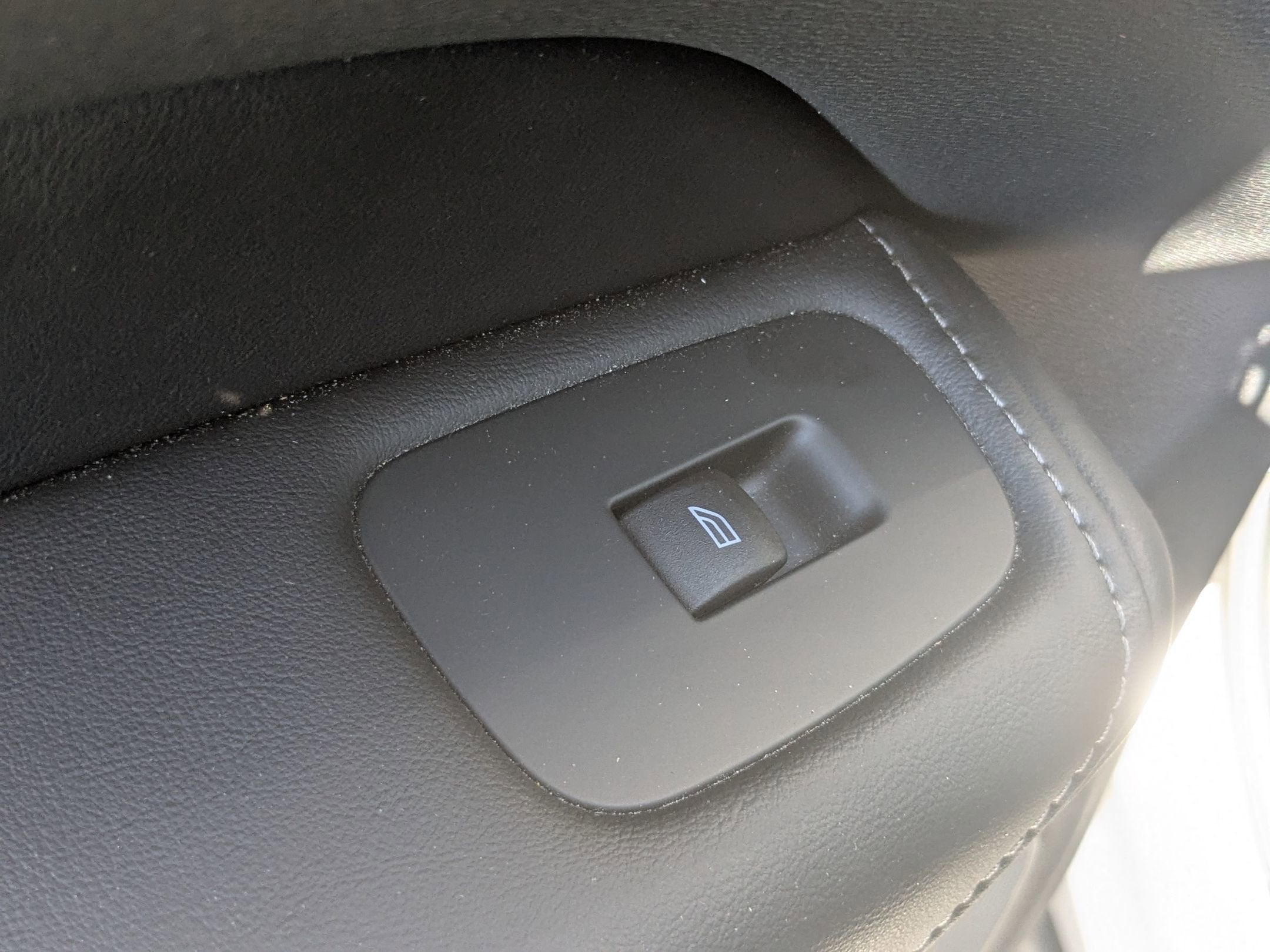 2023 Volvo XC60 Ultimate Bright Theme