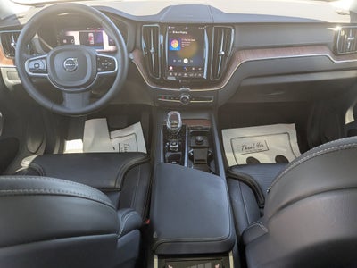 2023 Volvo XC60 Ultimate Bright Theme