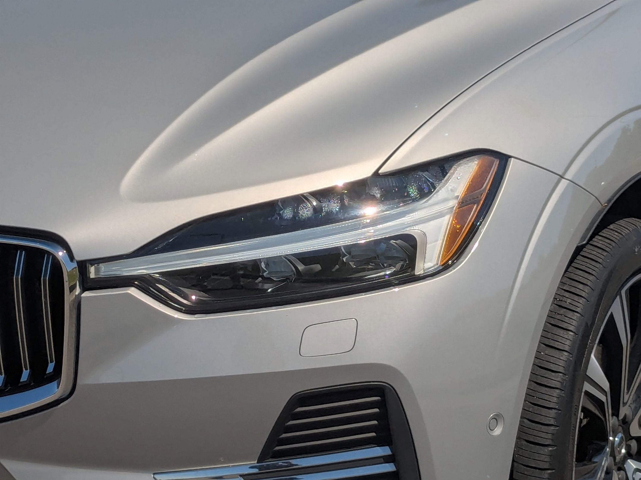 2023 Volvo XC60 Ultimate Bright Theme