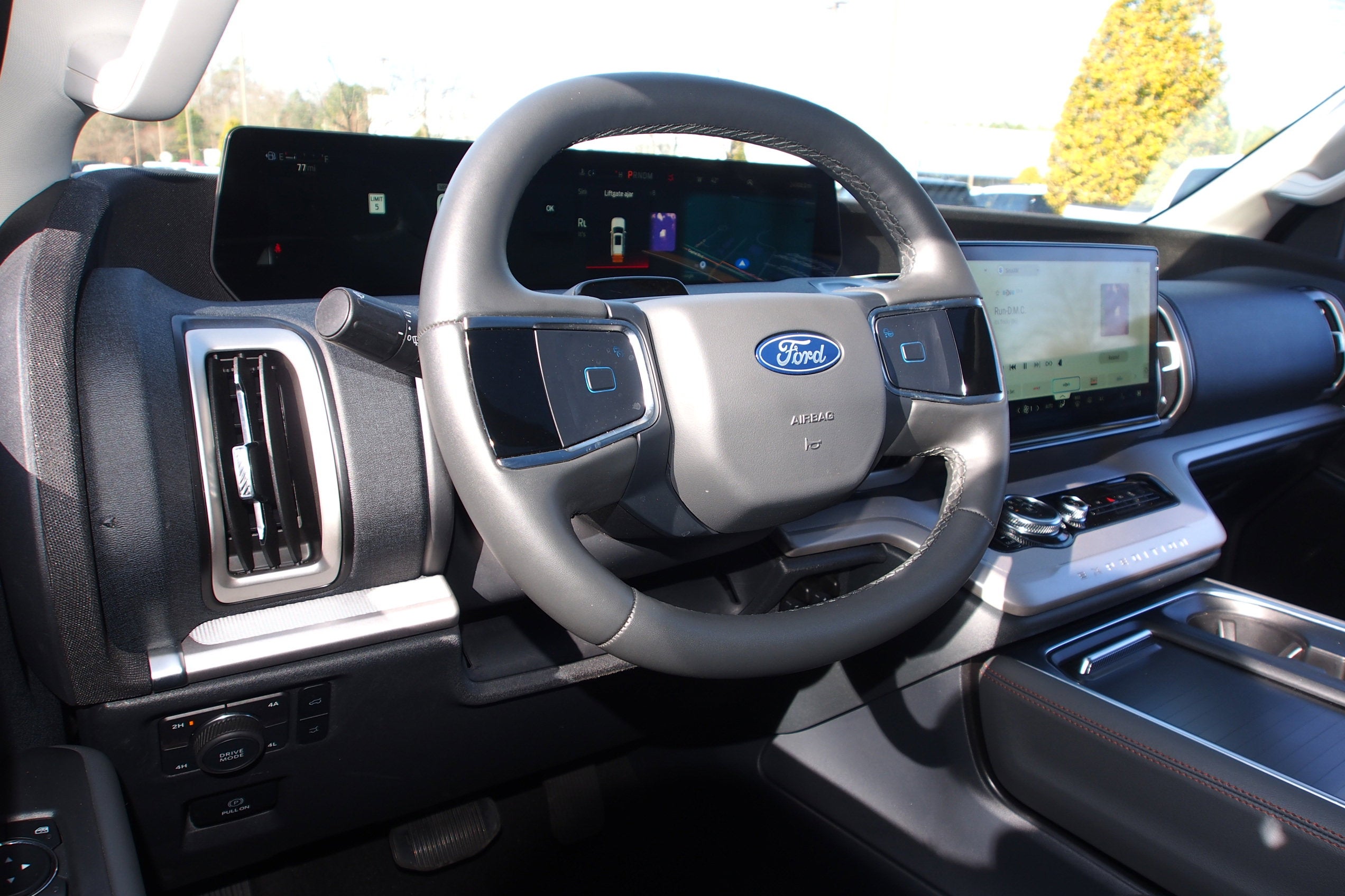 2025 Ford Expedition Active