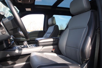 2025 Ford F-150 Lightning LARIAT