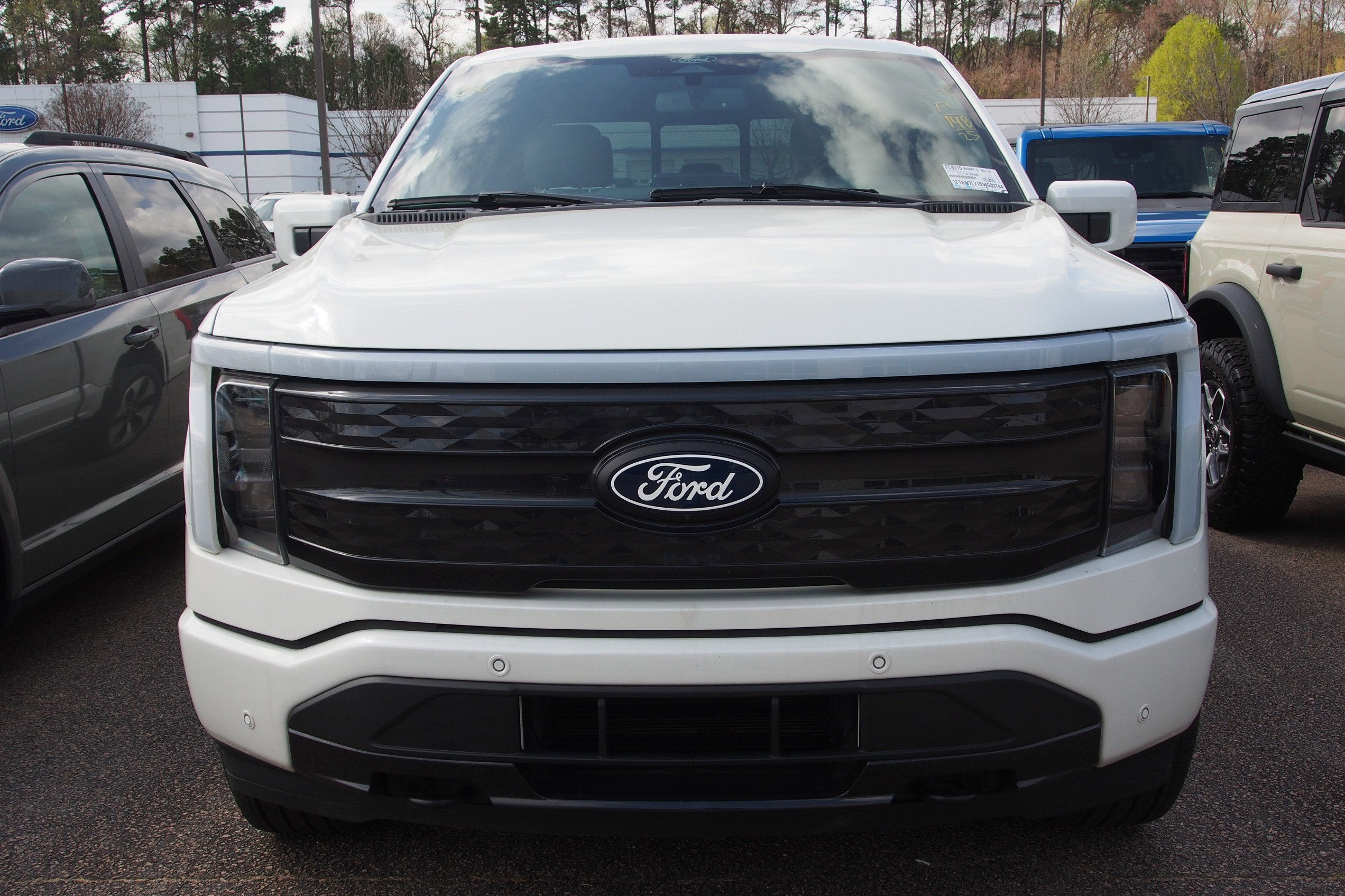 2025 Ford F-150 Lightning Platinum
