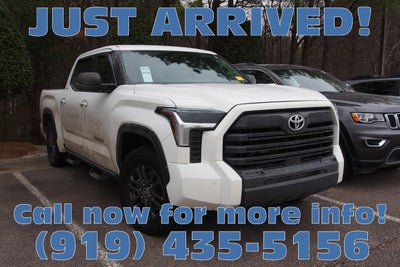 2022 Toyota Tundra 4WD SR5