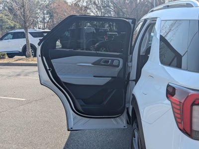 2025 Ford Explorer Platinum