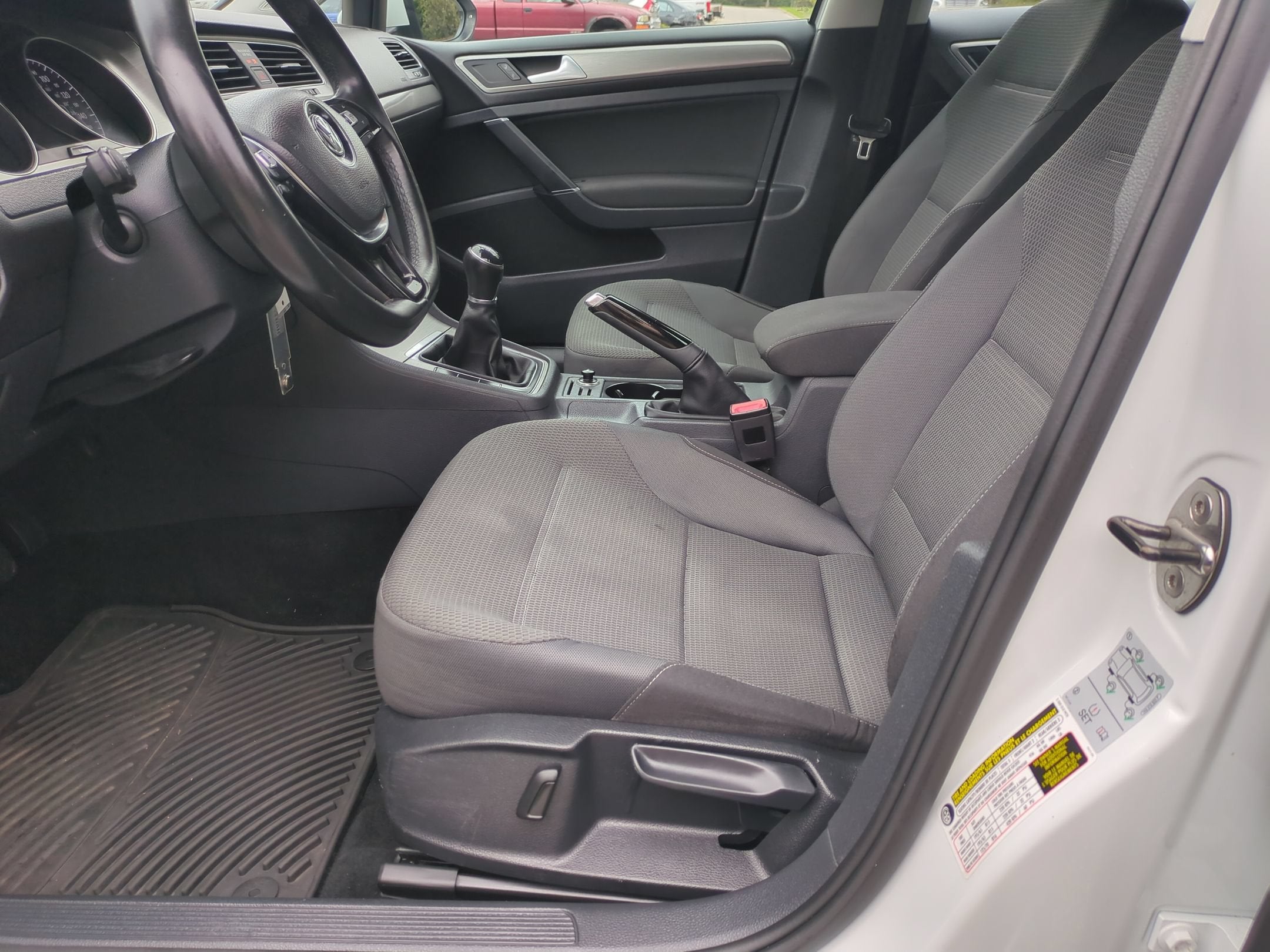 2016 Volkswagen Golf TSI S