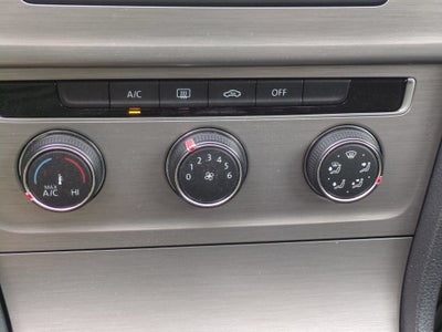 2016 Volkswagen Golf TSI S