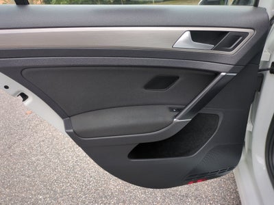 2016 Volkswagen Golf TSI S